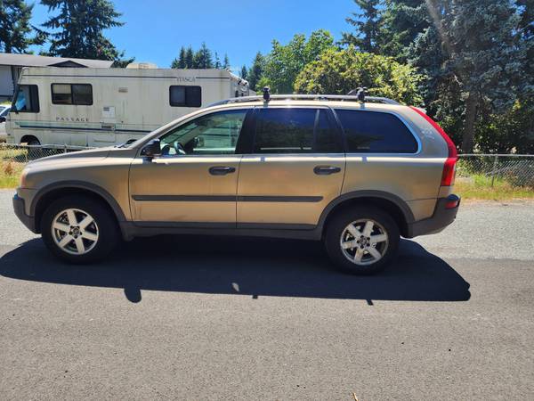 2005 volvo XC90 awd - $3,450 (Sumner Washington)63654706458369124