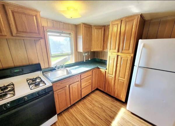 $850 / 2br - 924ft2 - Spacious apartment with washer/dryer, walking distance from bus stop (Johnstown)63836544402305123
