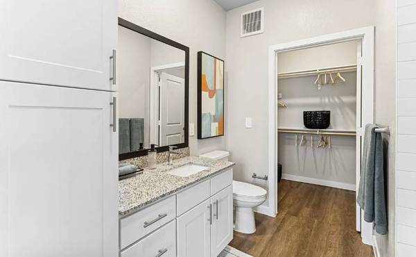 $500 / 1br - Habitación amueblada privada · ¡Camina hasta el campus de Colorado College! (Colorado Springs)63658145790339121