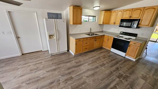 $2,300 / 1br - 600ft2 - ¡DISPONIBLE AHORA! A/C 24/7 EN NORTH KIHEI (North Kihei)63686672704515120