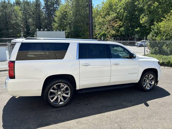 2018 Chevrolet Suburban Premier 4WD --1 propietario, totalmente equipado, título limpio-- - $30,995 (kirkland)63623005381761123