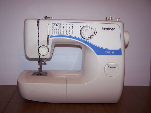 Brother LX-3125 Sewing Machine 1