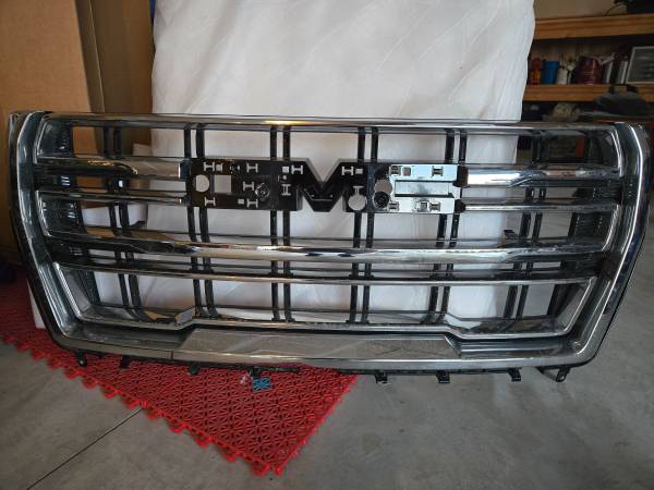 2023 GMC Yukon Grill - SLT 1