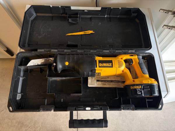 18v DeWalt Sawzall 1