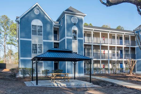 FIND YOUR MAGIC AT LASALLE POINTE 1