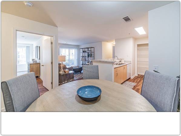 $1,651 / 3br - 1348ft2 - Fabulous 1348 sq ft 3 bed / 2 bath, great spot near public transport (Lawrenceville)63964128422019121