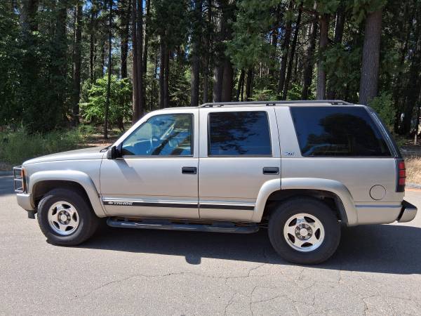 2000 Chevy Tahoe Z71 4WD - $3,50063617780604545120