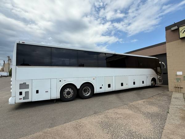 Temsa TS45, 2017 White Coach Bus - $189,000 (South St.Paul)63481669531905121