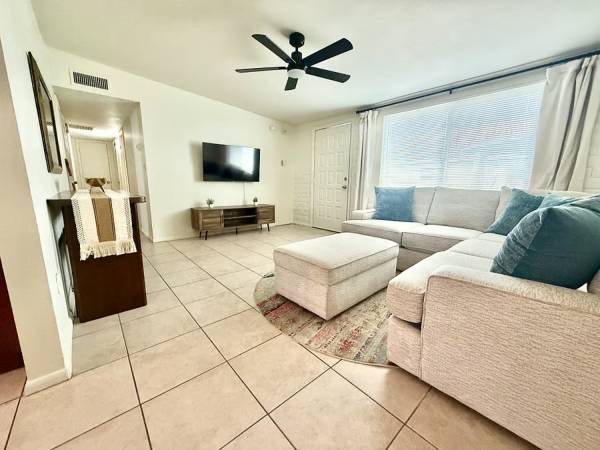 $2,400 / 3br - Furnished 3bd/2bath Mid term Rental (Tucson)63675082342019120