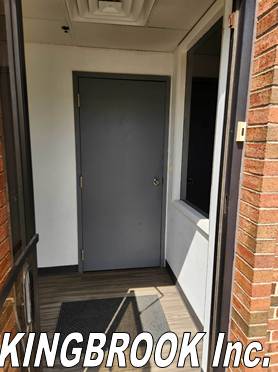 $1,400 / 900ft2 - Espacio Profesional Listo para Usar con Estacionamiento – Addison, IL (720 Racquet Club Dr.)63898474130563121