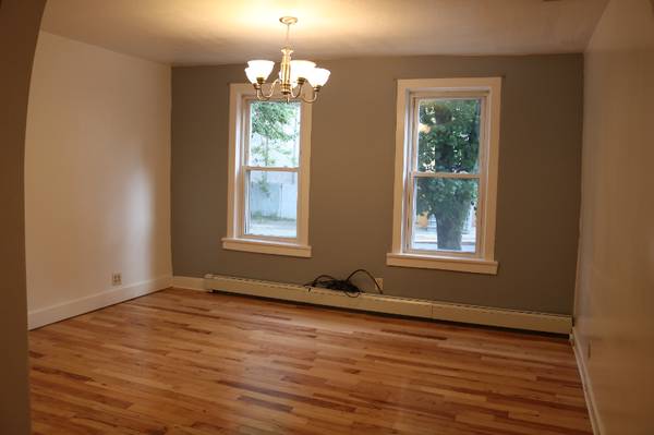 LARGE 1 Bedroom with Office Space LARK ST area 1