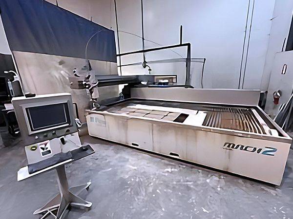 2012 Flow Mach 2 Waterjet with Garnite hopper 1