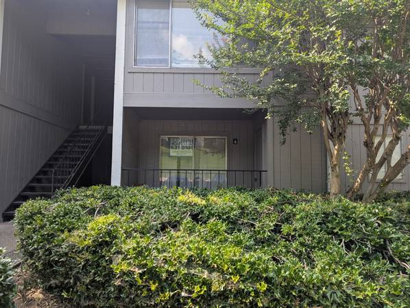 1000 $ / 2 dormitorios - 864 pies² - 405 Skyview Drive (Apto. F) - Homewood63314282683651121