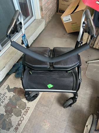 Trillium 6 Rollator Evolution walker 1