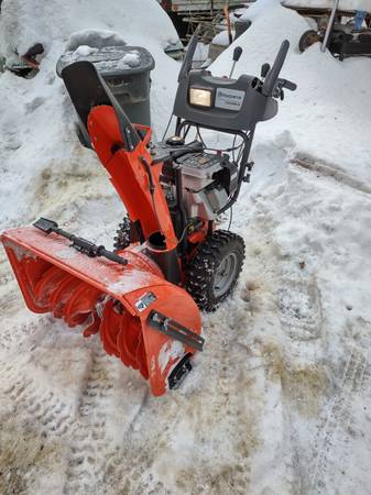 Husqvarna 30" Snow Blower like new 1