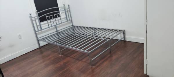 Wall unit closet and bed frame (Bronx)63611946426627122