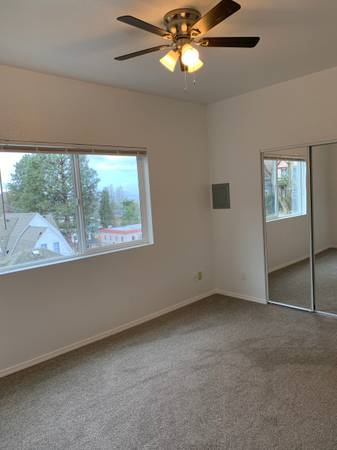 $1,530 / 2br - Available NOW (close to WWU North Campus)63920959207042122