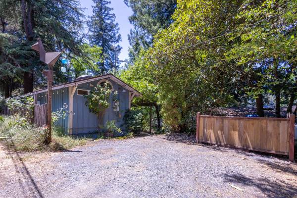 $2,150 / 1br - 550ft2 - Furnished Garden Cottage walk to town, washer, dryer, porch (russian river)63880130391683120