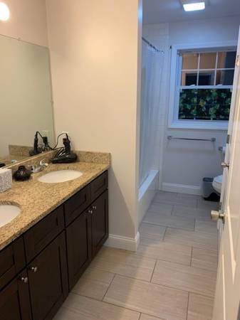 $1,100 / 1br - Private Room in Shared house (Providence)64002828942850123