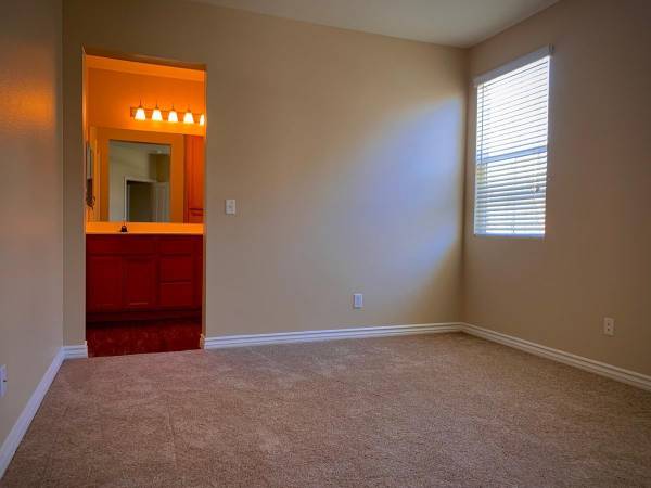 $2,999 / 3br - 1077ft2 - Exercise Circuits, Built-in Microwave, Gated Community (Shopping Centers, Fast Food, Gas Stations)64028083524354123