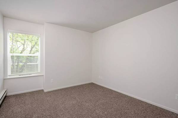 $1,924 / 2br - 940ft2 - Last Month Special:1 Month Rent Free! 2 Bed / 2 Bath. Schedule a Tour! (Lake Oswego - I-5 and 217 Freeways)63831683324419121