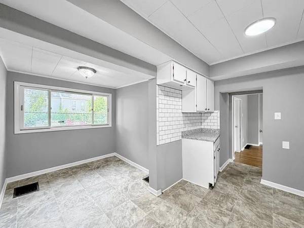$700 / 3br - 1182ft2 - SUNNY HILL HOME SET TO MOVE. (Akron)63661042208513123