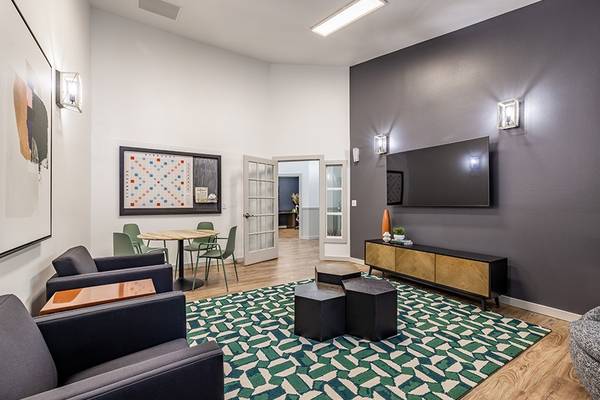 $2,290 / 2br - 917ft2 - Entertainment Kitchen, Shopping Nearby, 2B/1B (11100 Southeast Petrovitsky Road, Renton, WA)63850637774209121