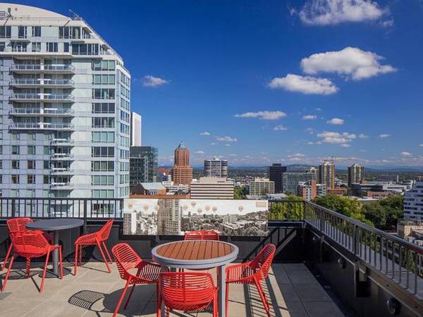 $1,534 / 1br - 729ft2 - Indulge in Local Portland Eateries Nearby (SW Portland / PSU / Portland State University)64039056956930121