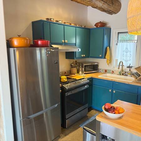 $3,500 / 4br - 1600ft2 - Well-maintained 4 bedroom / 2 bath home on W. Alemeda63659832760449122