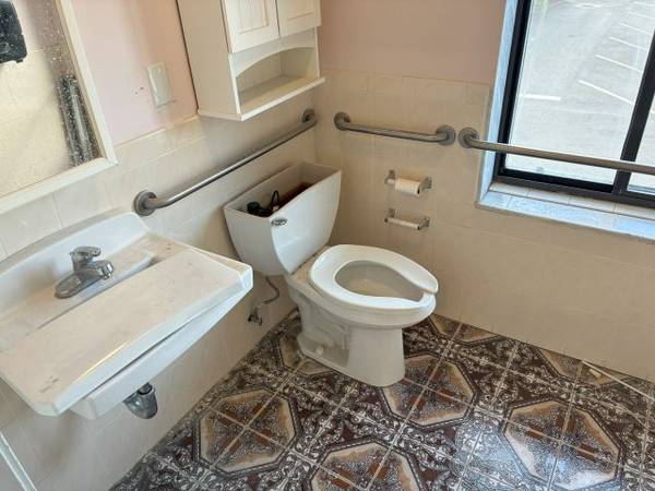 $1,395 / 1br - "BRAND NEW" APARTMENTS........Available NOW!...........Near Rt 15 (HAMDEN)64010331577346124