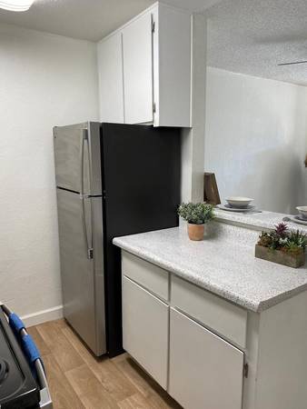 $799 / 1br - 563ft2 - Spa, Comunidad Cerrada, Aire Acondicionado Central, Amplios Armarios (Muchos restaurantes. Tiendas de comestibles cercanas.)63674947133185122