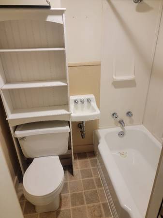 $1,598 / 2br - 1000ft2 - apartamento de 2 habitaciones con oficina en casa 6 Old Winslow Rd (Wilmot)63656161536129122
