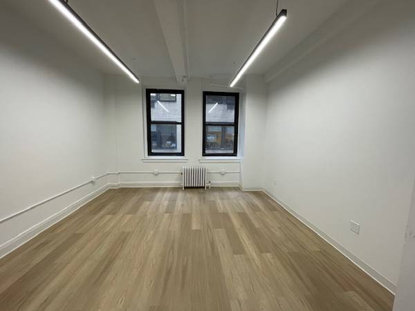 $2,000 / 600ft2 - NO Fee Medical or spa unit or office use bryant park area (Midtown)64033460730370120