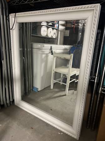 White mirror 1