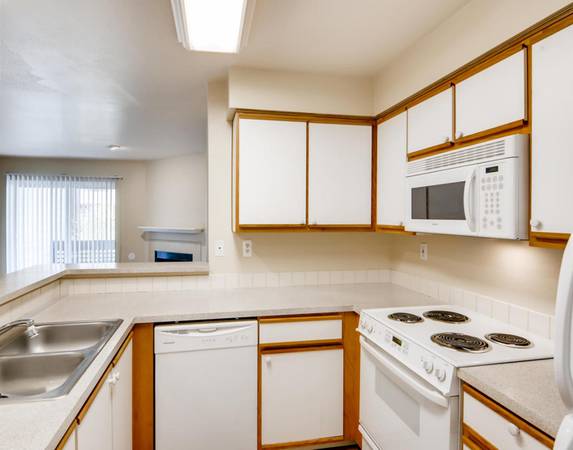 $1,695 / 2br - 50% DESCUENTO 1 MES + Estacionamiento Reservado, Lavadora y Secadora en Unidad en nuestros 2B (Beaverton)63914739582339121