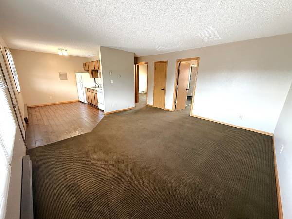 $845 / 2br - 650ft2 - 🏢 2BR / 1BA Upper Unit in Eau Claire, WI — Pet Friendly (Cats Only) (Eau Claire, WI)63845959107841123
