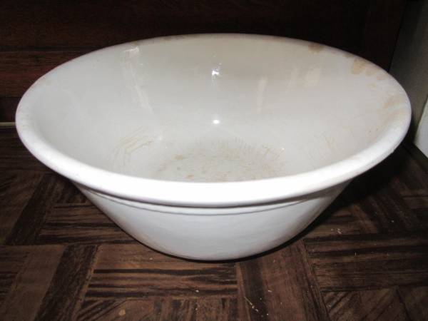 Vintage Homer Laughlin Large White Mixing Bowl BIN 1