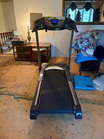 Horizon treadmill 1