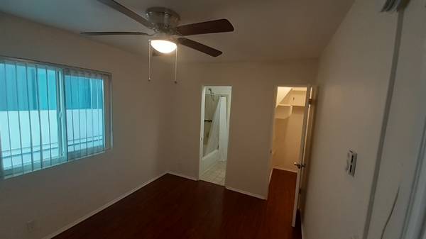 $1750.00 / 1br - Valley Village, Upgraded, New Kitchen & Bath-Wood Floor-Private Pool"W63812199067777122