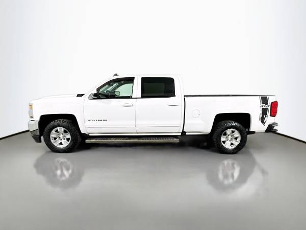 2017 Chevrolet Silverado 1500 LT - Photo 2