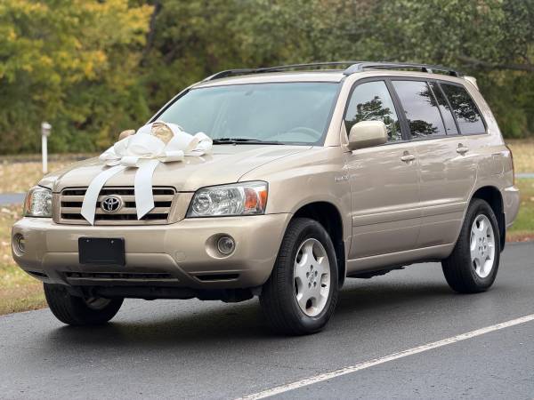 2005 TOYOTA HIGHLANDER 1