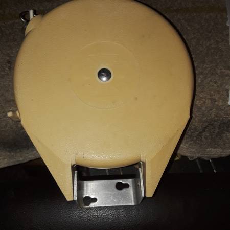 NHP RETRACTABLE CLOTHESLINE 1