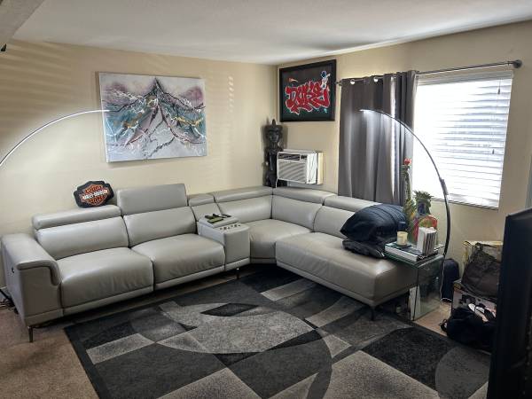 2 Bedroom 1 Bath Across From Park 1