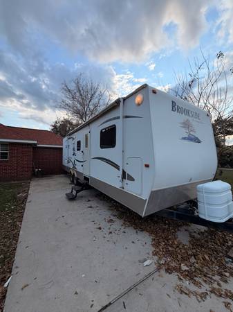 2007 Brookside 34 fl pull two slide outs no issues very nice must see 1