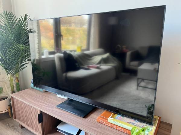 Samsung 55 Inch QLED 4K TV 1
