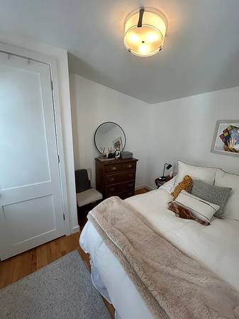 $1,240 / 1br - Rare find: immaculate Jr. 1BR 1BA small stand-alone COTTAGE (San Francisco)63884004462209123