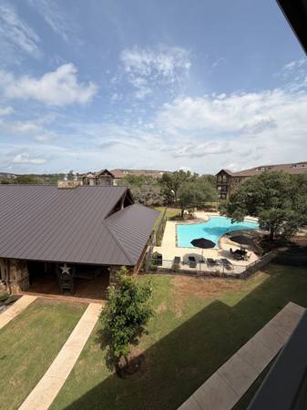 Studio in Helotes 1