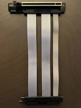 PCIe x16 5.0 riser cable for GPU 1