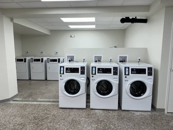 $2,250 / 9999ft2 - Estudio encantador en Brookline con calefacción y agua caliente incluidas – Disponible ahora (Brookline)64213547774467123