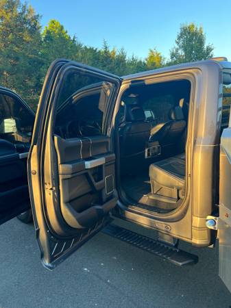 2022 Ford F-550 Lariat - Photo 7